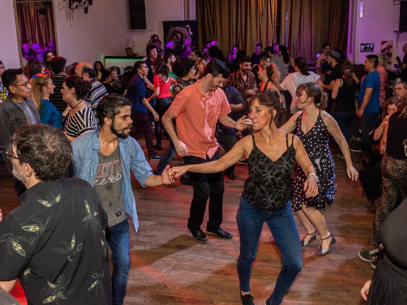 Un social a pleno
